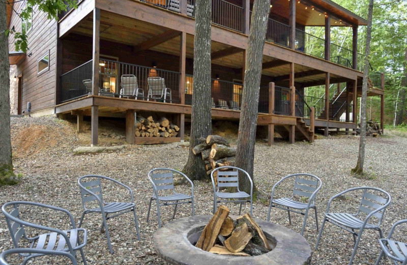 Rental fire pit at White Glove Luxury Cabins.