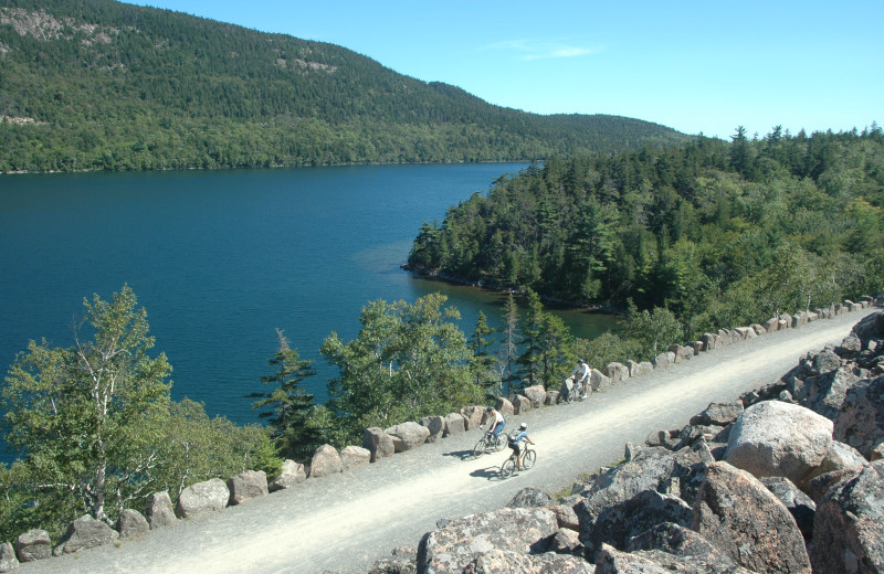 Park near Bar Harbor Manor.