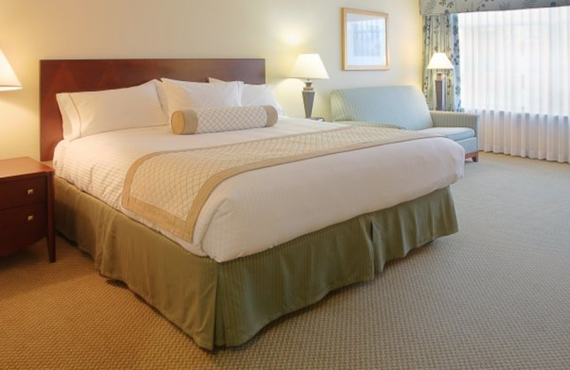 King Suite at Waterfront Place Hotel