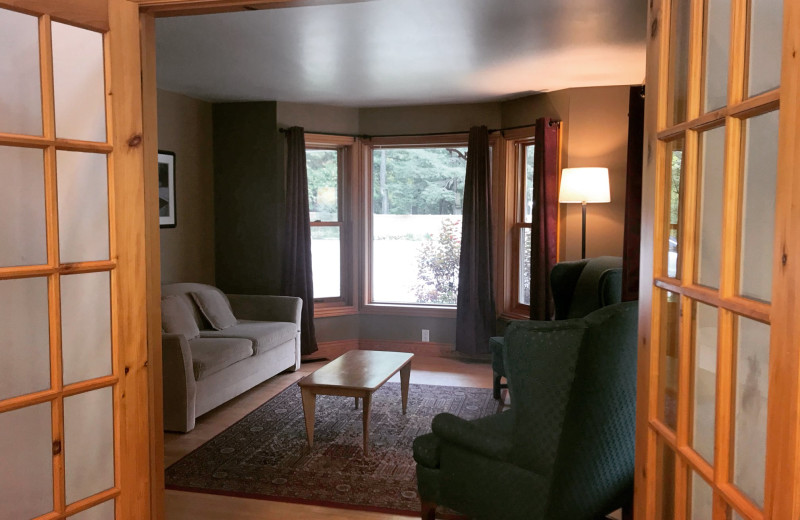 Cottage living room at Patterson Kaye Resort.