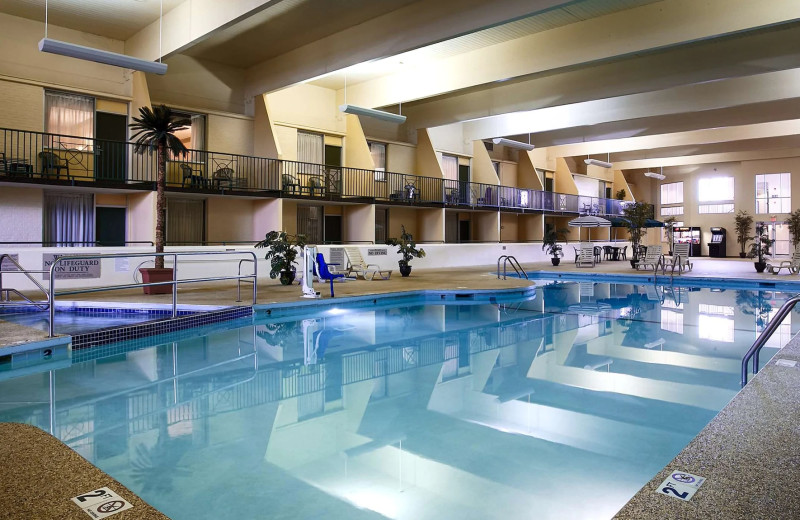 Indoor pool at Country Inn & Suites - Fergus Falls.