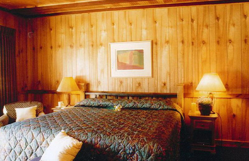 Lodge Bedroom at West Winds Lodge