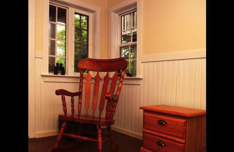 Lower level sitting area at Sutton Cottage.