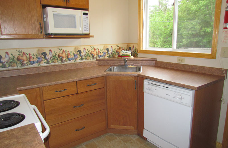 Guest kitchen at Pine Vista Resort.