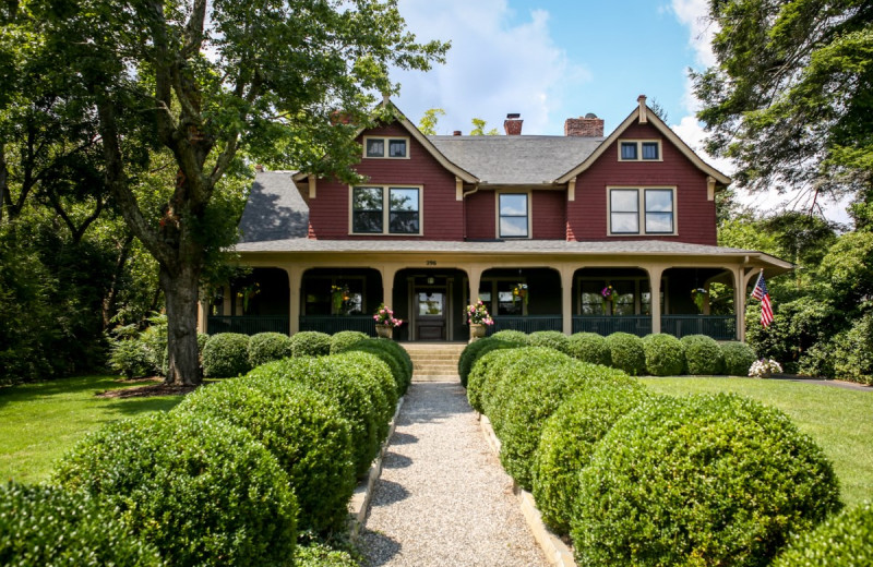 Exterior view of 1900 Inn on Montford.