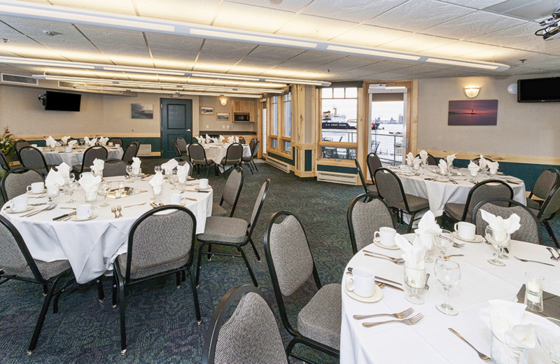 Park Point Marina Inn
