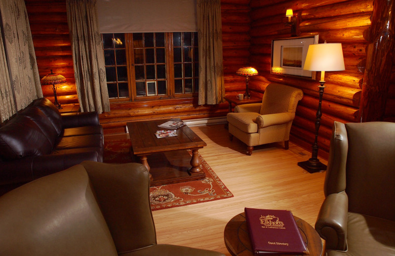 Cabin living room at Elkhorn Manor.