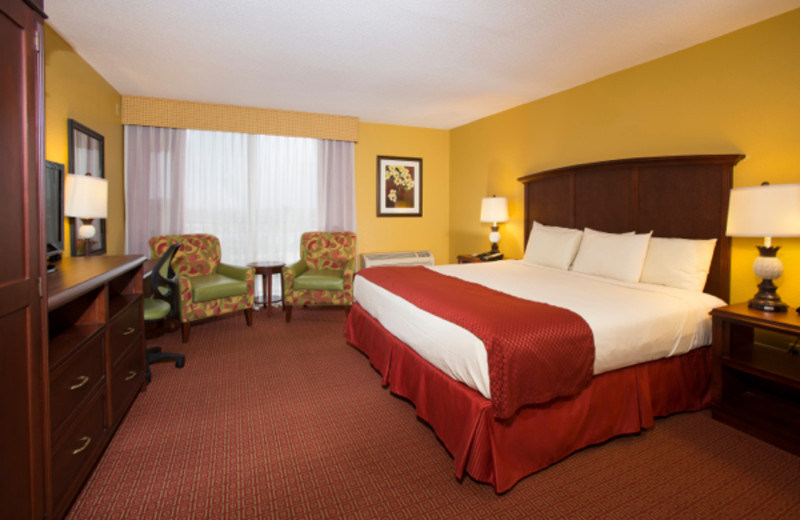 King bedroom at Rosen Inn.
