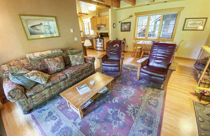 Rental living room at Sisters Vacation Rentals.
