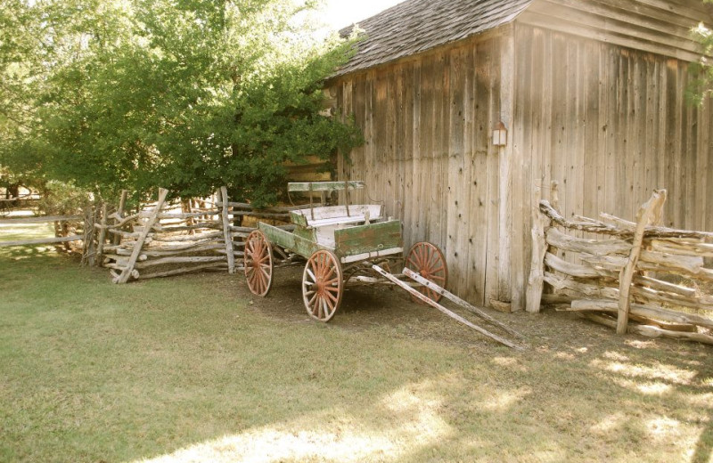 Cabin exterior at Settlers Crossing.