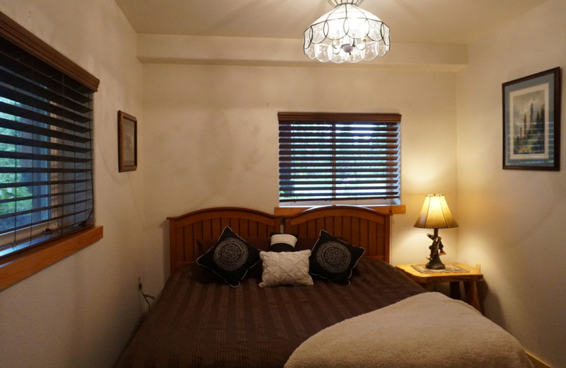 Guest bedroom at Salmon Catcher Lodge.