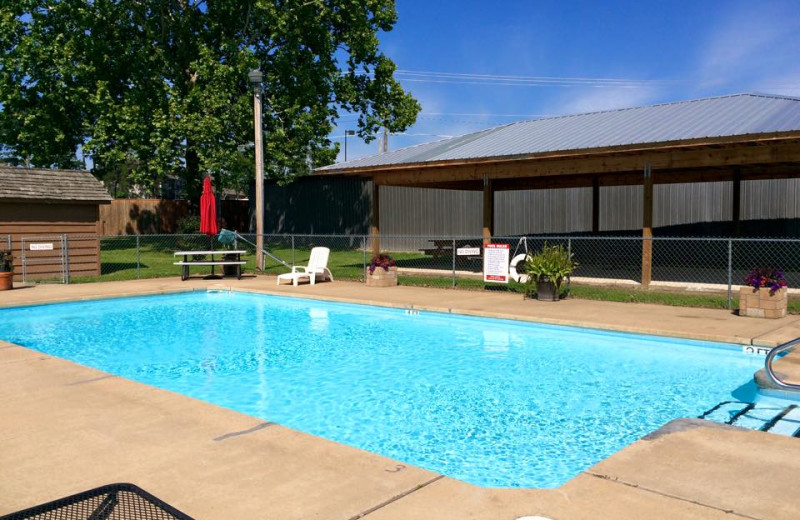 Outdoor pool at Lake Hamilton Resort.