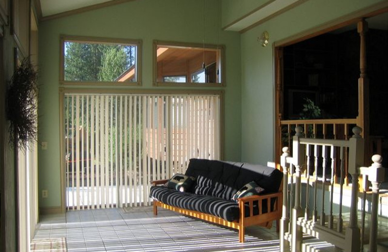 Cabin sun room at Idaho Cabin Keepers.