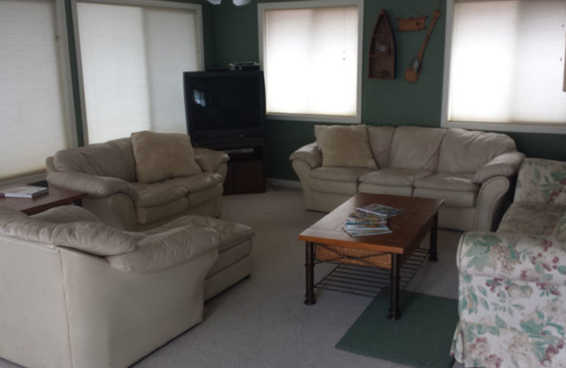 Guest living room at Cedar Valley Lodge.