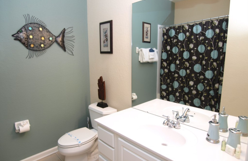 Vacation rental bathroom at Casiola Vacation Homes.