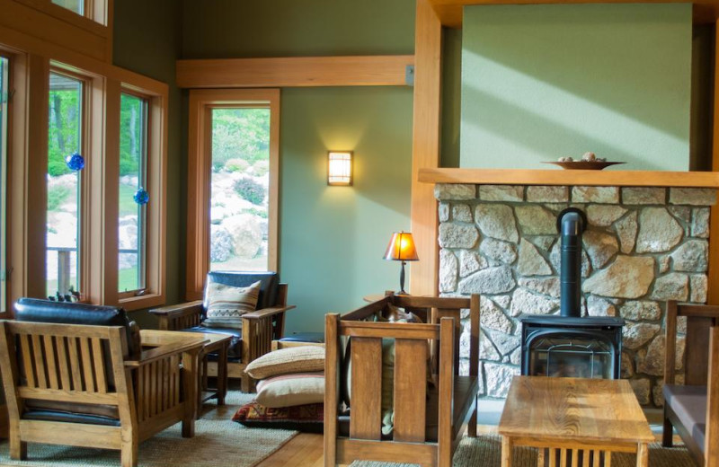 Guest lounge at Minnewaska Lodge.