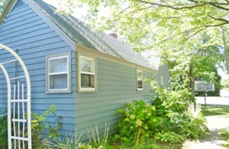 Cottage Exterior at Lakeview Cottages