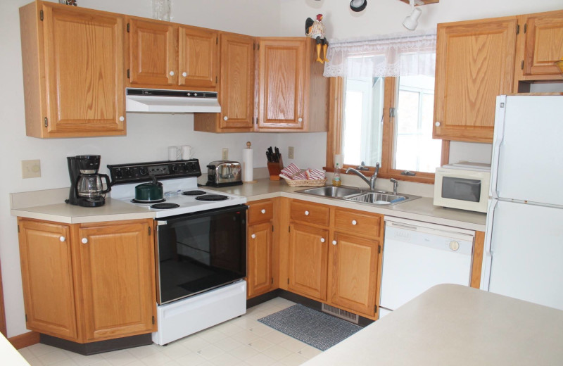 Rental kitchen at Hopper Real Estate.