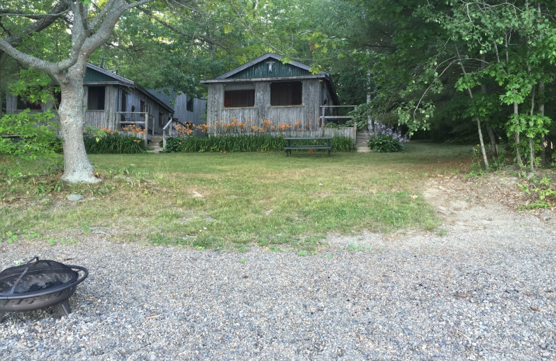 Exterior view of Lakeside Cedar Cabins.