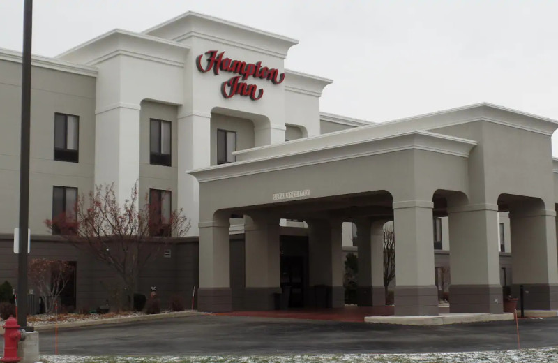 Exterior view of Hampton Inn Bowling Green, OH.