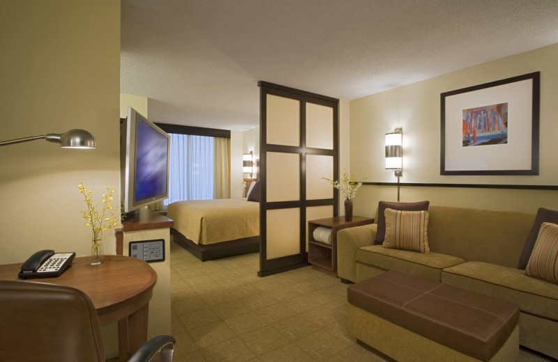 Guest room at Hyatt Place Minneapolis Airport – South.
