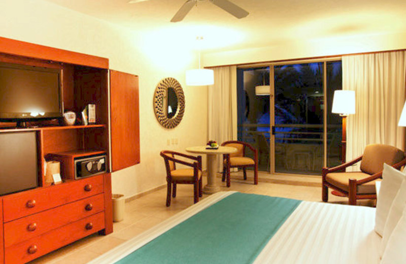 Guest Room at Hola Grand Faro Los Cabos