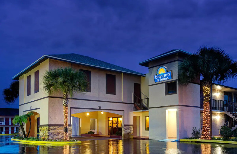 Exterior view of Days Inn by Wyndham Kissimmee West.