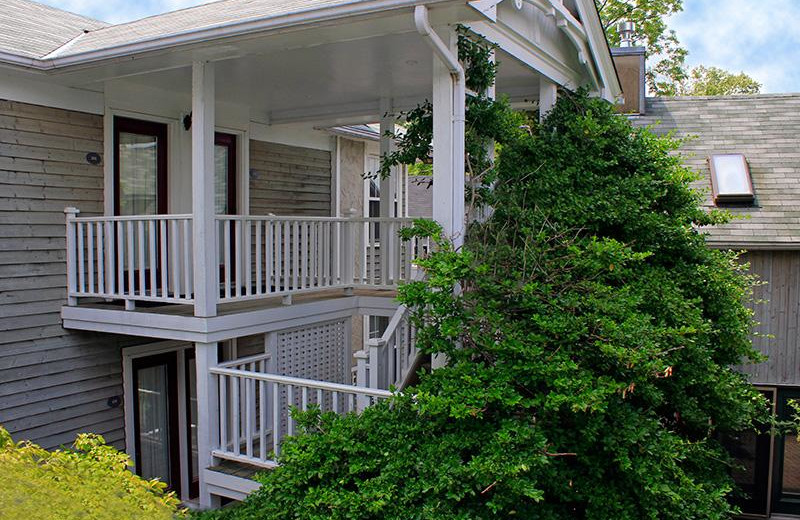 Guest balcony at Kettle Creek Inn & Restaurant.