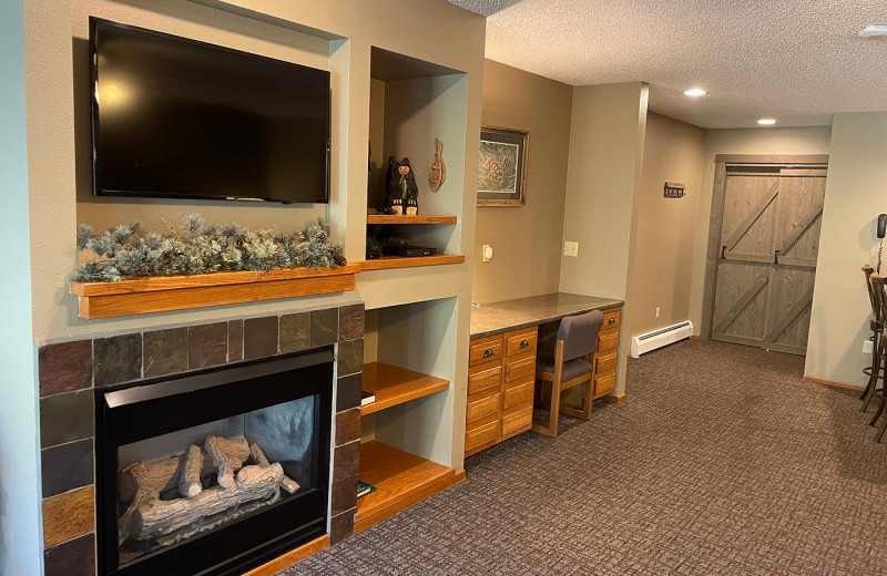 Guest room at Aspen Winds.