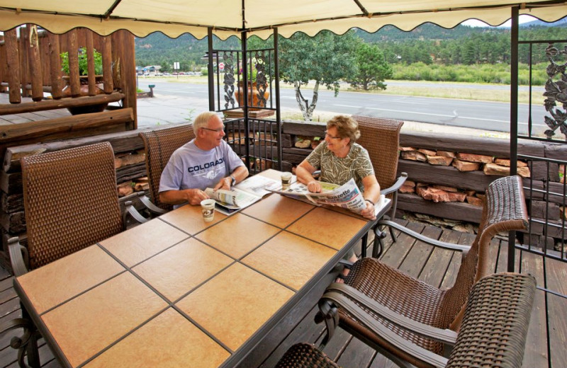 Outdoor patio at Alpine Trail Ridge Inn.