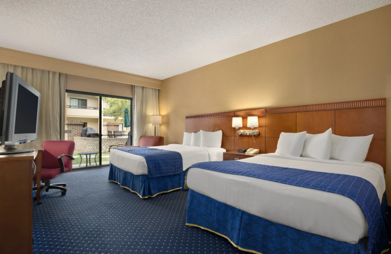 Guest room at Baymont by Wyndham Columbia Northwest.