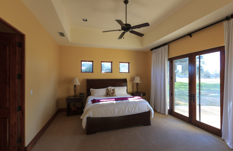 Rental living room at The Vineyard at Florence.