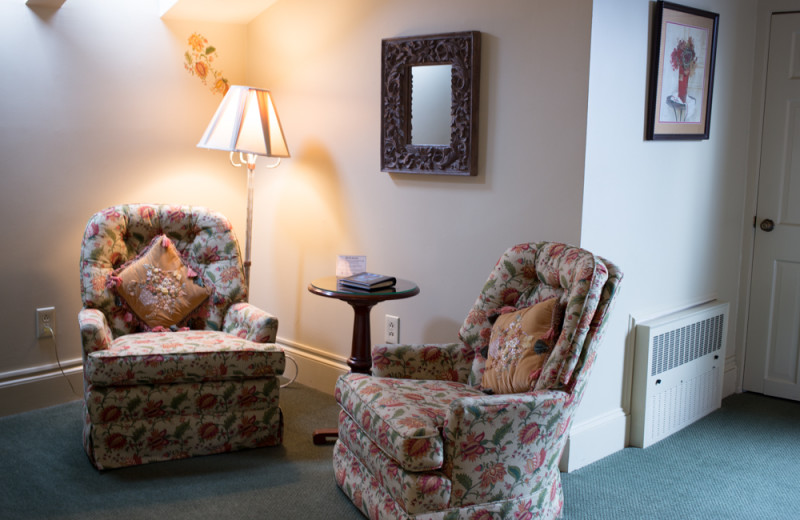 Guest room at Admiral Fitzroy Inn.
