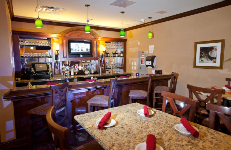 Bar and dining area at Lake Eve Resort.