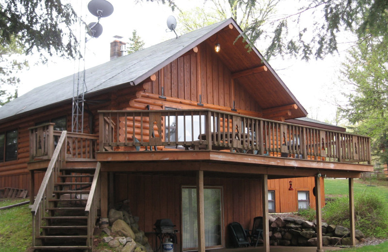 Exterior view of Vacationland Resort.