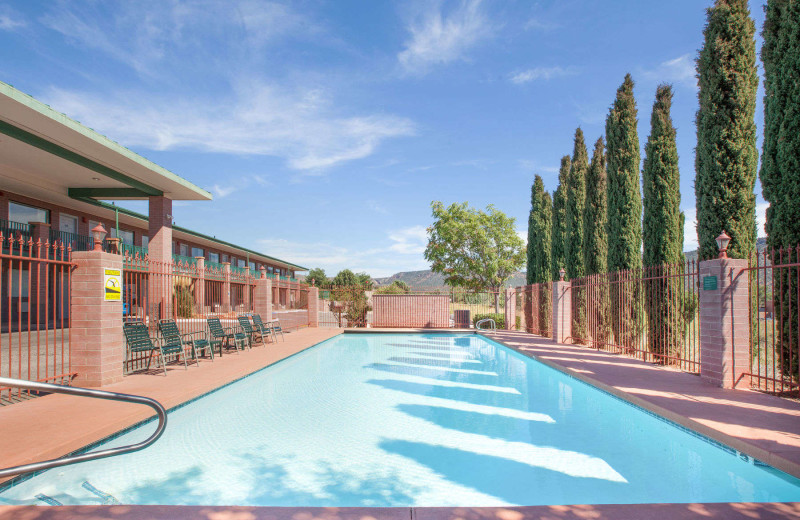 Outdoor pool at Kokopelli Inn.