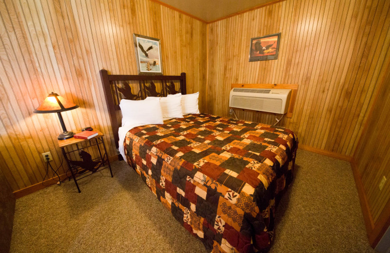 Cabin bedroom at Long Lake Resort.