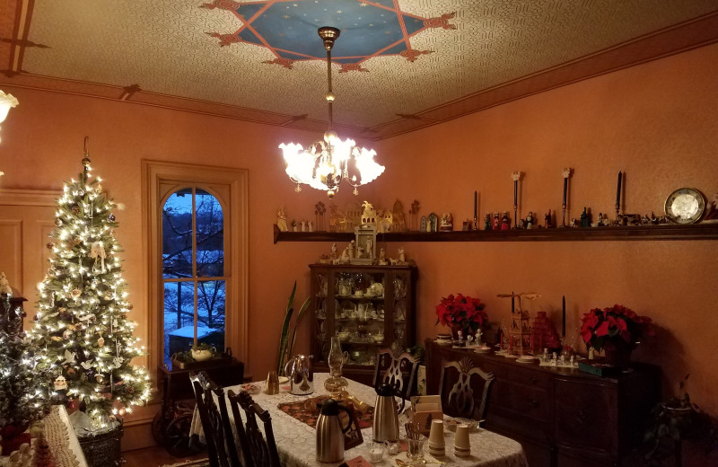 Dining room at Thompson House Bed 