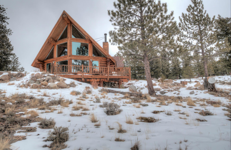 Cabin exterior at Black Wolf Lodging.