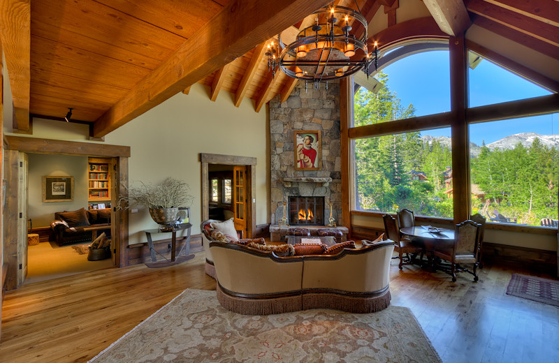 Rental living room at Tahoe Getaways.