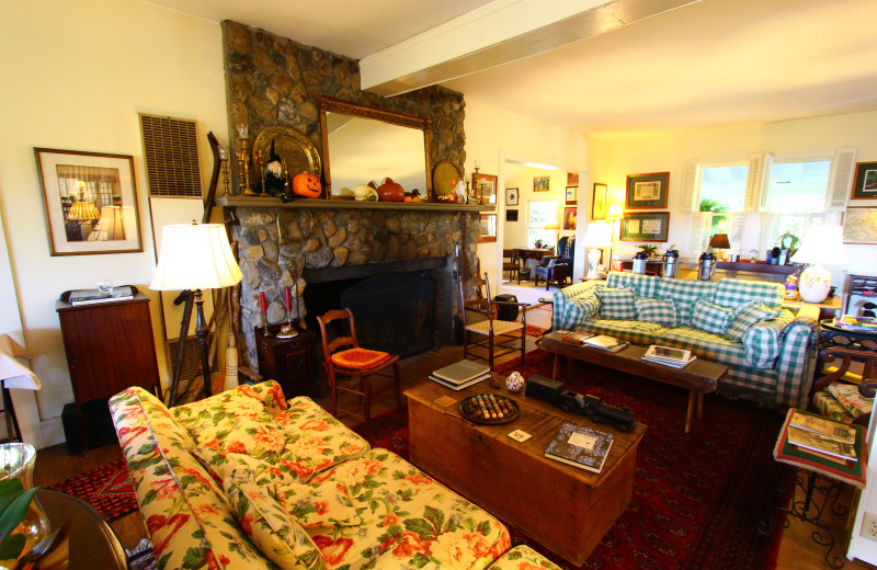 Living area at Orchard Inn and Cottages.