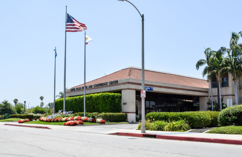 Airtel Plaza Hotel (Van Nuys, CA) Resort Reviews