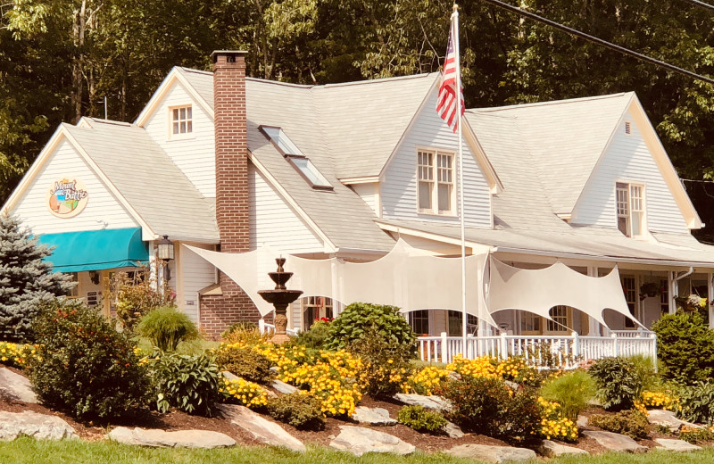 Exterior view of Mount Battie Motel.