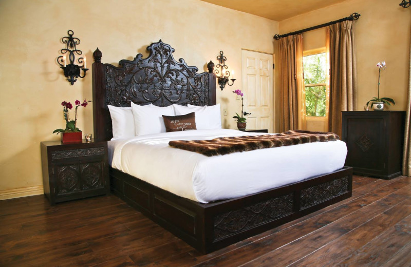 Guest room at La Casa del Camino.