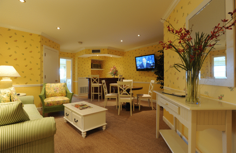 Guest living room at The Geneva Inn.