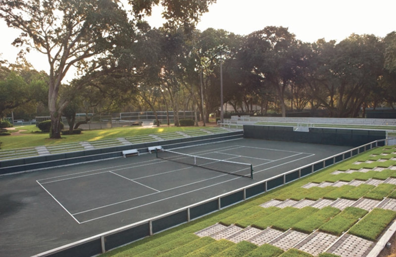 Tennis court at The Villas of Amelia Island Plantation.