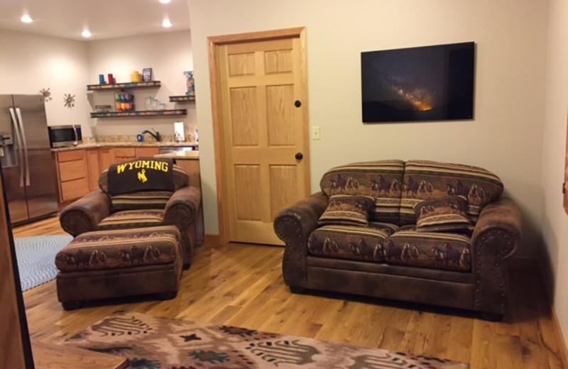 Cabin living room at Lakeview Lodge 307.