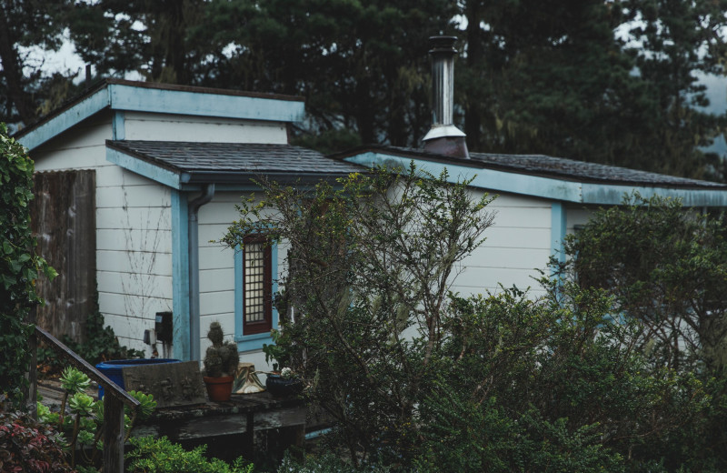 Cottage exterior at Alegria Oceanfront Inn & Cottages.