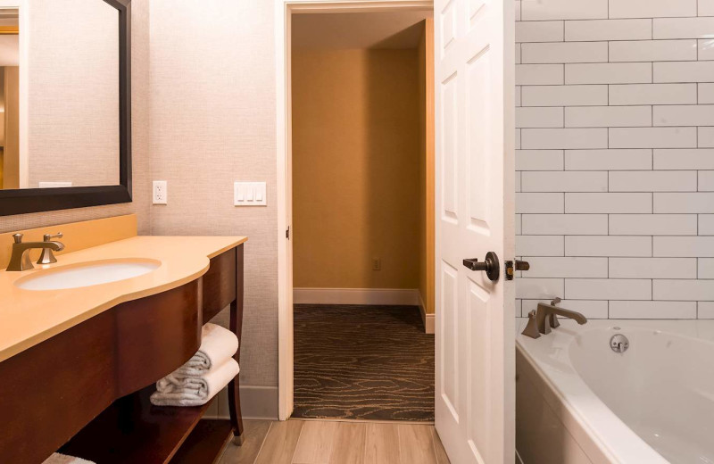 Guest bathroom at Best Western Plus Stevenson Manor Inn.