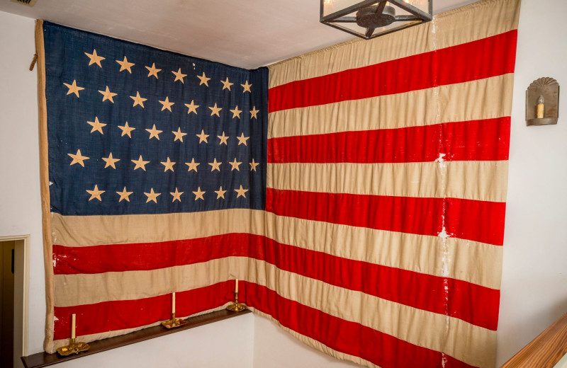 Flag at The White Swan Tavern.